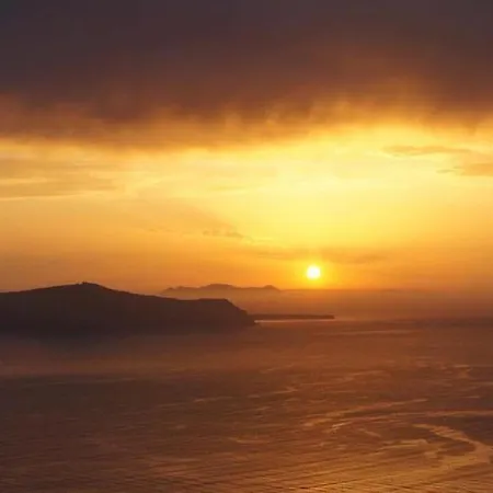 Bordeaux 5* 산토리니