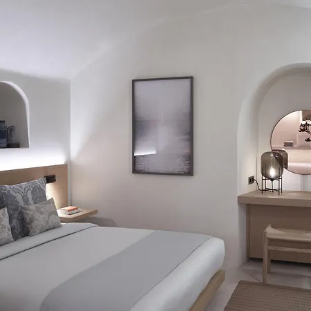 Bordeaux Hotel Fira (Santorini)