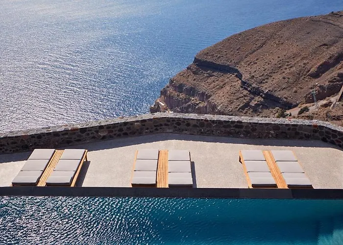 Bordeaux Fira (Santorini)