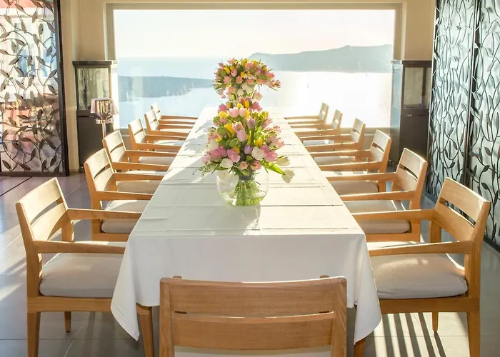 Bordeaux Fira (Santorini)