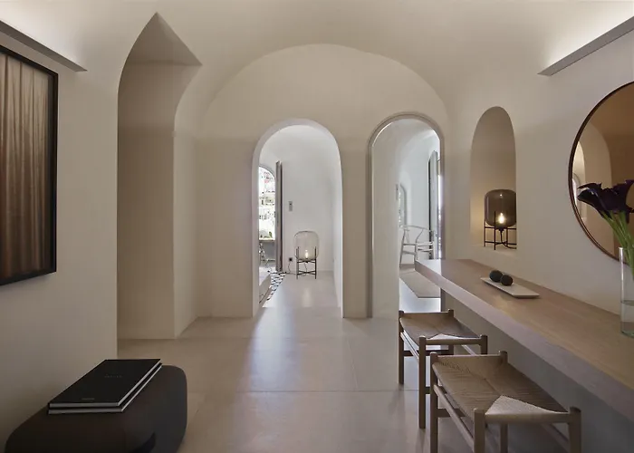 Bordeaux Fira (Santorini)