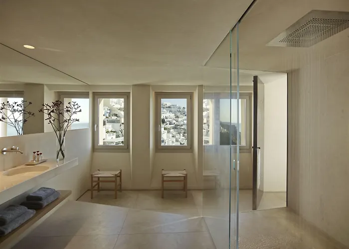 Bordeaux Hotel Fira (Santorini)