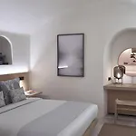 Bordeaux Hotel Fira (Santorini)